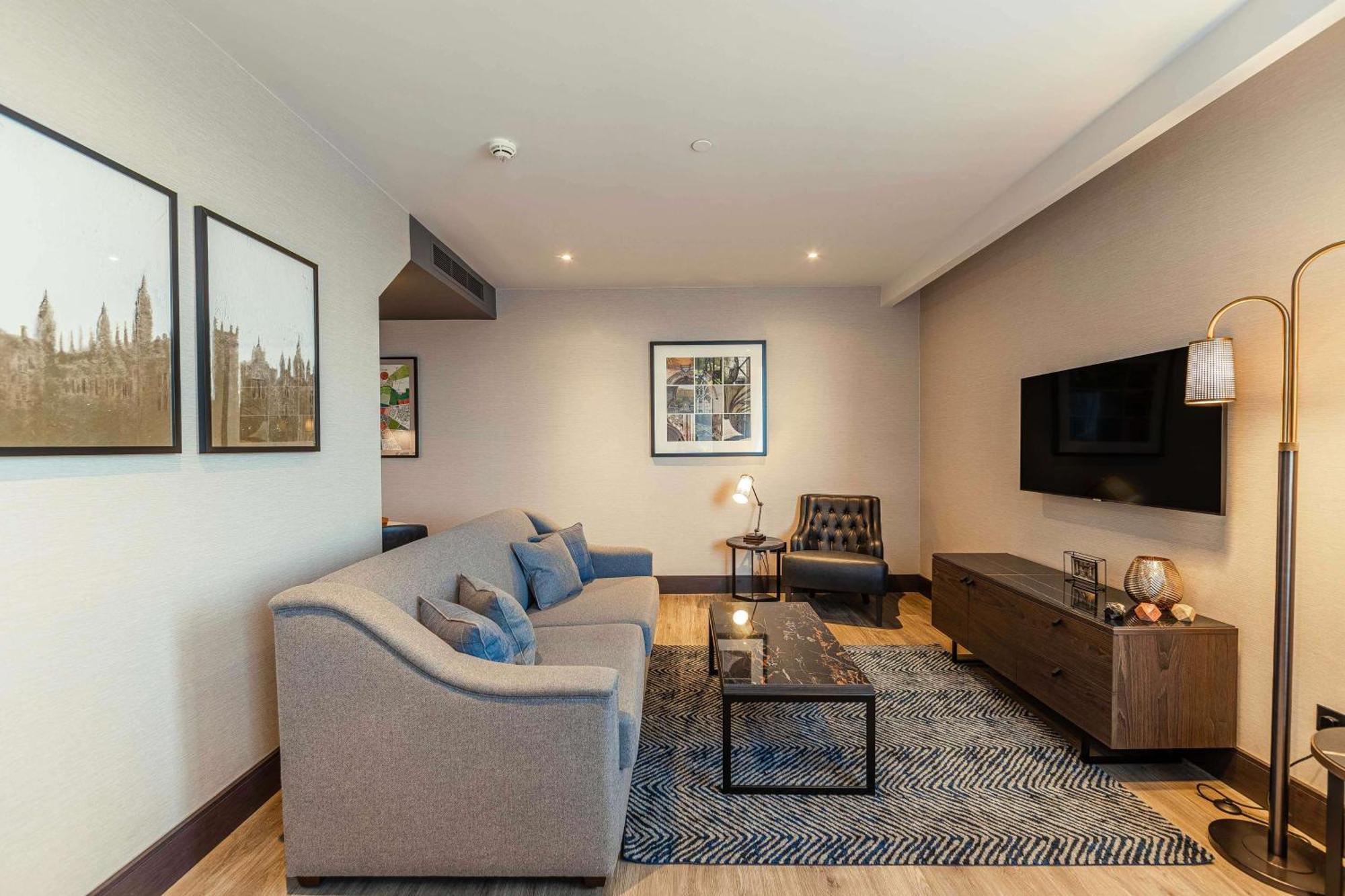 The Fellows House Cambridge, Curio Collection By Hilton Esterno foto